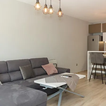公寓 Sunny 1bd Flat In St Constantine & Helena Complex By Flat Mаnаger