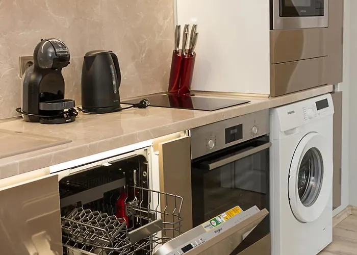 Sunny 1bd Flat In St Constantine & Helena Complex By Flat Mаnаger 아파트 *